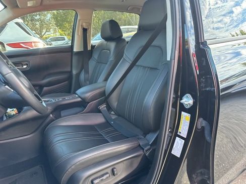 Used 2024 Honda HR-V EX-L image 16