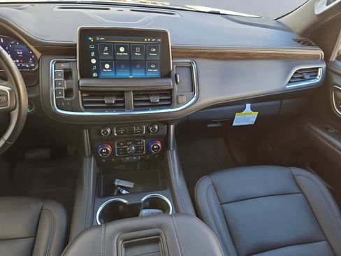 Used 2022 Chevrolet Tahoe Z71 image 17