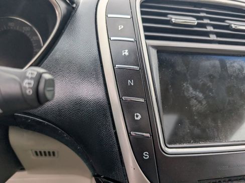 Used 2018 Lincoln MKX Black Label w/ Driver Assistance Package image 17