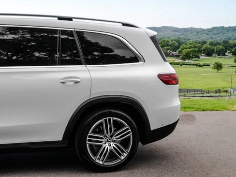 Used 2024 Mercedes-Benz GLS 450 4MATIC image 8