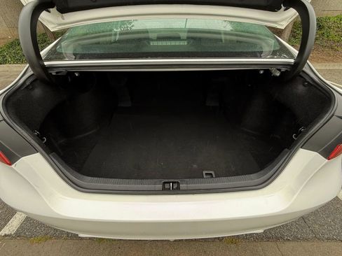 Used 2019 Toyota Camry SE w/ Carpet Mat Package FWD image 46