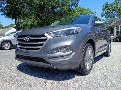 Used 2018 Hyundai Tucson SEL FWD image 2