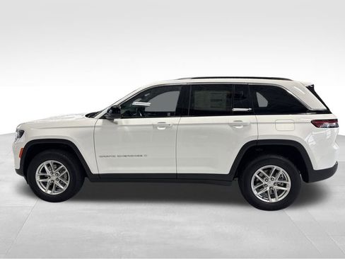 New 2025 Jeep Grand Cherokee Laredo X w/ Luxury Tech Group I image 3