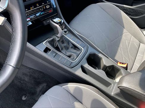 Used 2025 Volkswagen Jetta Sport image 20