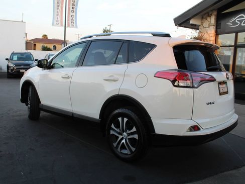 Used 2016 Toyota RAV4 LE FWD image 3