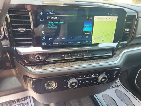 Used 2022 Chevrolet Silverado 1500 LT image 32