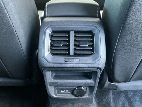 Used 2023 Volkswagen Tiguan SE R-Line image 19