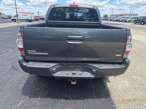 Used 2015 Toyota Tacoma 4x4 Double Cab w/ TRD Sport Package image 4