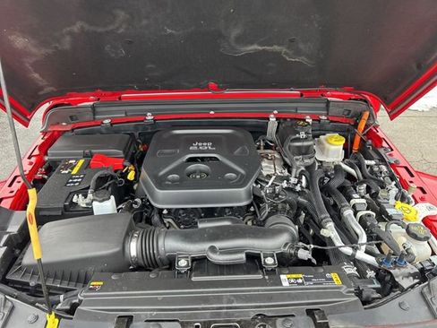 Used 2021 Jeep Wrangler Unlimited Sahara w/ Cold Weather Group image 8