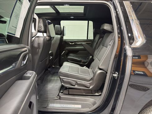 Used 2021 GMC Yukon XL Denali w/ Denali Premium Package AWD/4WD image 13
