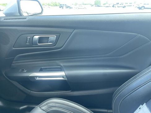 Used 2025 Ford Mustang Premium RWD image 19