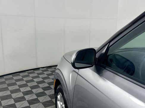 Used 2023 Kia Soul LX w/ LX Technology Package FWD image 16
