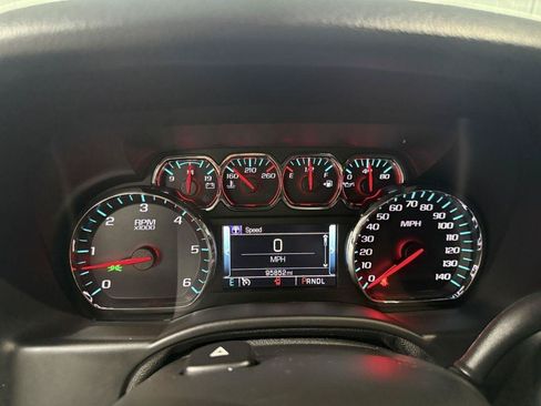 Used 2020 Chevrolet Suburban LT AWD/4WD image 19