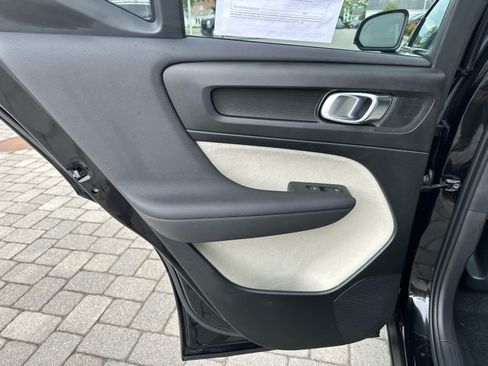 Used 2023 Volvo XC40 B5 Ultimate w/ Protection Package Premier AWD/4WD image 24