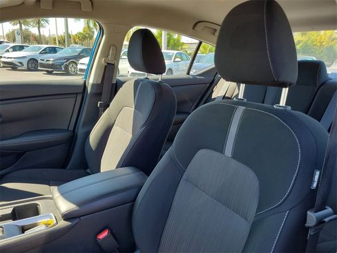 Used 2025 Nissan Sentra SV image 18