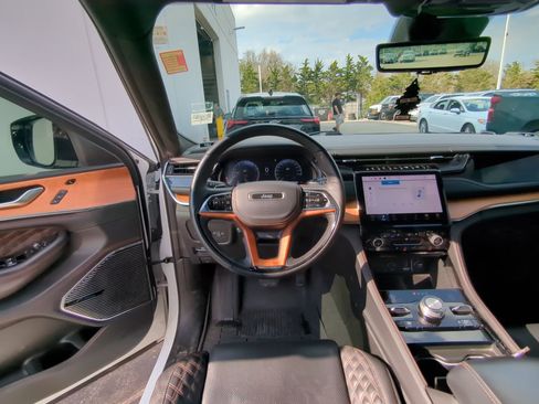 Used 2022 Jeep Grand Cherokee L Summit image 15