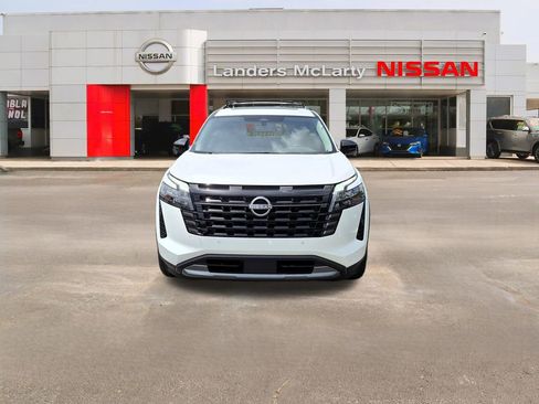 New 2026 Nissan Pathfinder SL w/ SL Premium Package FWD image 8