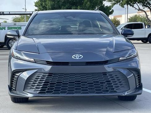 Used 2026 Toyota Camry SE FWD image 8