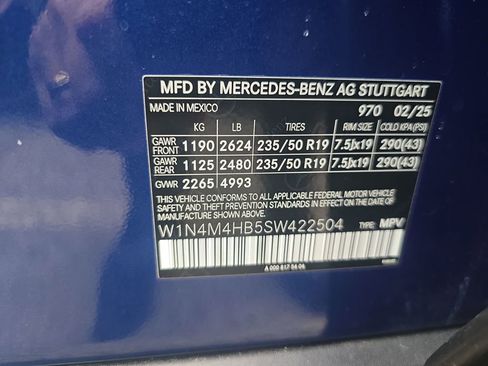 Used 2025 Mercedes-Benz GLB 250 4MATIC image 28