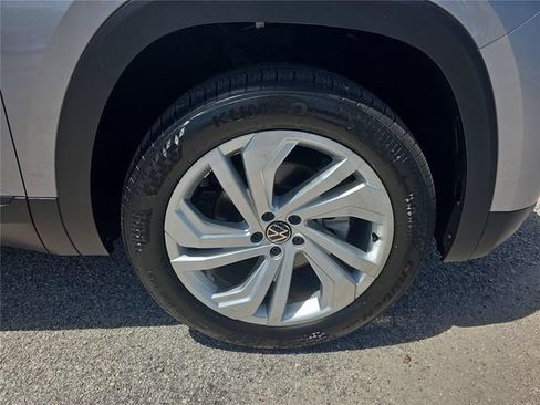 Used 2023 Volkswagen Atlas SE FWD image 28