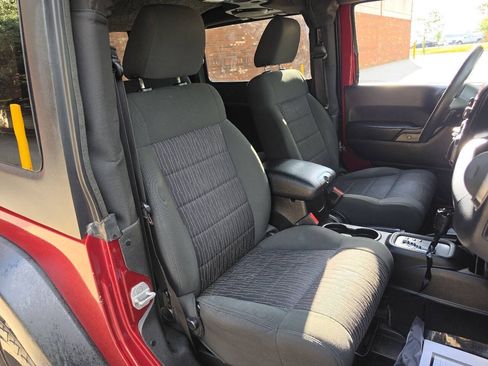 Used 2012 Jeep Wrangler Sport AWD/4WD image 7