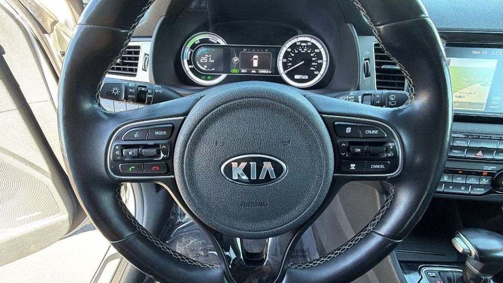 Used 2017 Kia Niro Touring w/ Advanced Technology Package FWD image 18