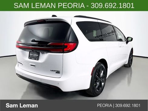 New 2026 Chrysler Pacifica Limited w/ S Appearance Package AWD/4WD image 7