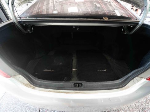 Used 2012 Toyota Camry LE FWD image 27