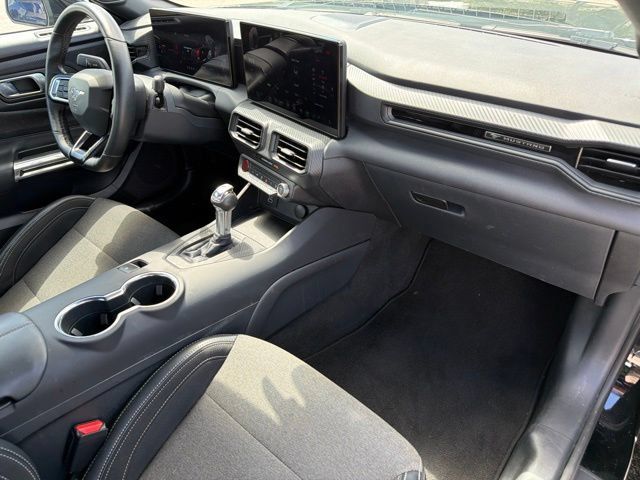Used 2025 Ford Mustang Coupe RWD image 11