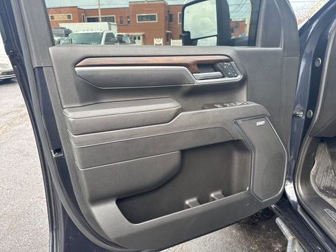 Used 2025 GMC Sierra 2500 SLT image 15