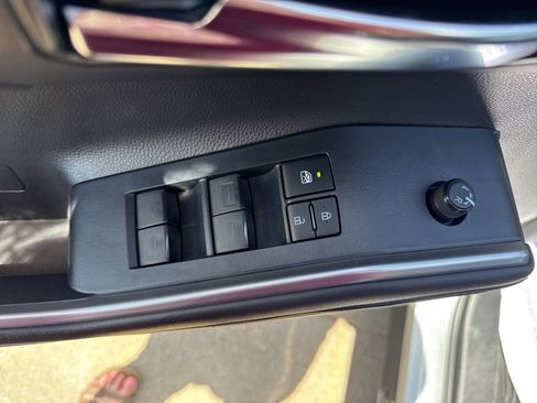 Used 2022 Toyota Highlander XSE AWD/4WD image 13