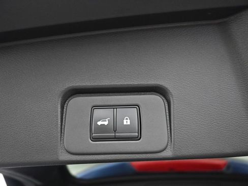 Used 2025 Nissan Rogue SV AWD/4WD image 12