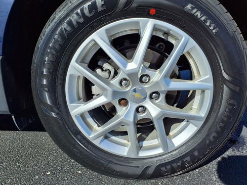 Used 2022 Chevrolet Equinox LT FWD image 34