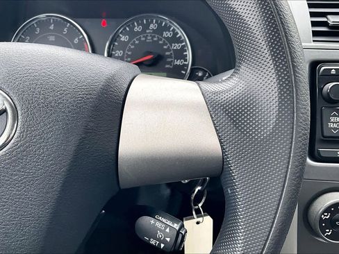 Used 2012 Toyota Corolla S image 25