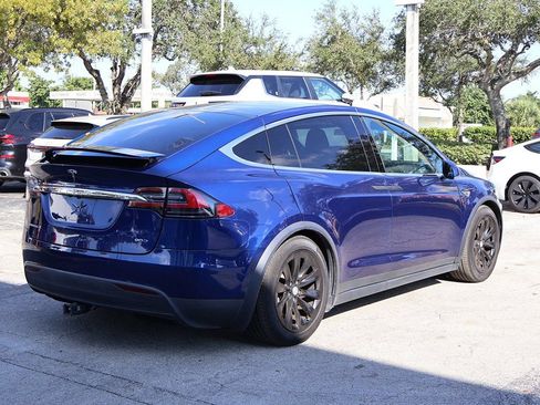 Used 2016 Tesla Model X 90D image 9