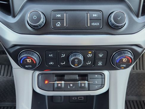 Used 2023 GMC Acadia SLT image 22