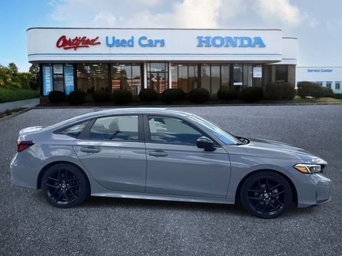 Used 2025 Honda Civic Sport image 6