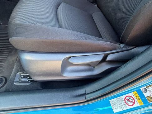 Used 2022 Toyota Prius L Eco FWD image 21