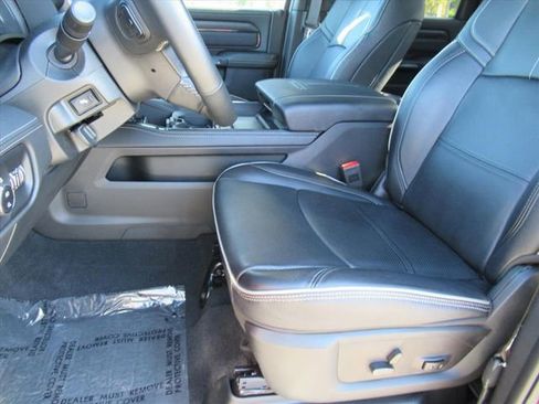 Certified 2024 RAM 2500 Limited image 18