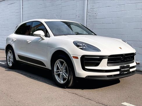 Certified 2023 Porsche Macan AWD/4WD image 7