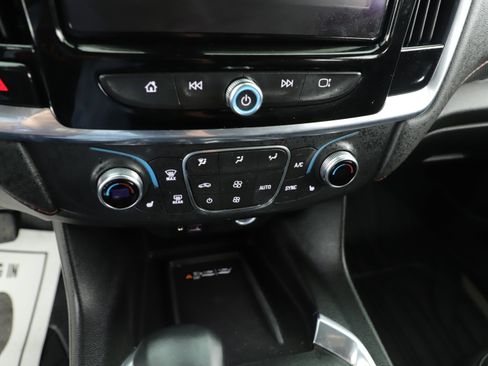 Used 2023 Chevrolet Traverse RS w/ LPO, Floor Liner Package image 16