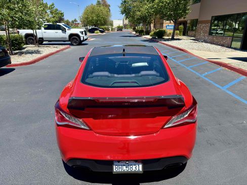 Used 2010 Hyundai Genesis 2.0T RWD image 10