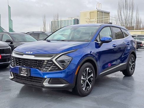 Certified 2025 Kia Sportage EX image 9