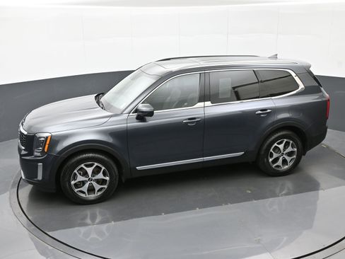 Used 2021 Kia Telluride EX image 35