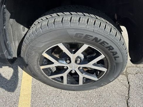 Used 2023 Jeep Grand Cherokee L Limited w/ Luxury Tech Group II image 33