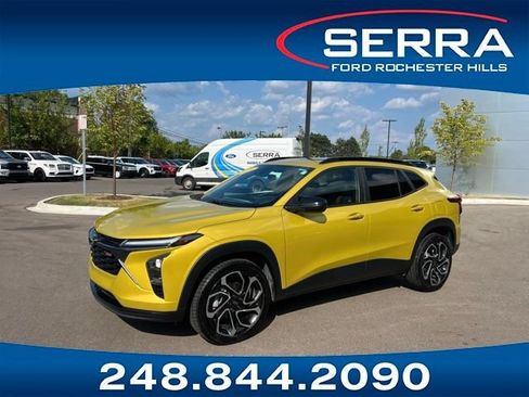 Used 2024 Chevrolet Trax RS w/ Sunroof Package FWD image 1