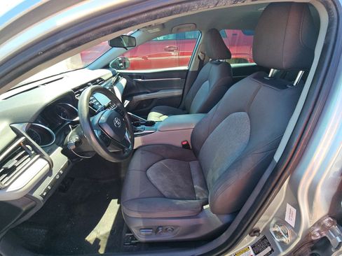 Used 2020 Toyota Camry LE FWD image 6