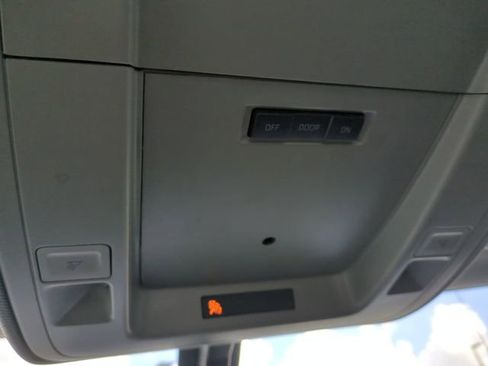 Used 2015 Chevrolet Silverado 1500 LT image 23