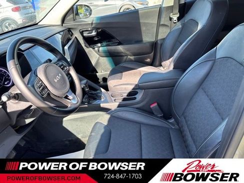 Used 2022 Kia Niro LXS FWD image 8