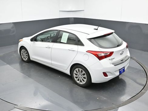 Used 2016 Hyundai Elantra GT image 48